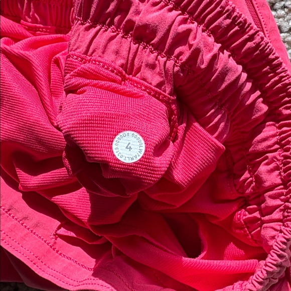 Lululemon Hotty Hot Short II *Long 4" Heartthrob Pink size 4 - Picture 5 of 5